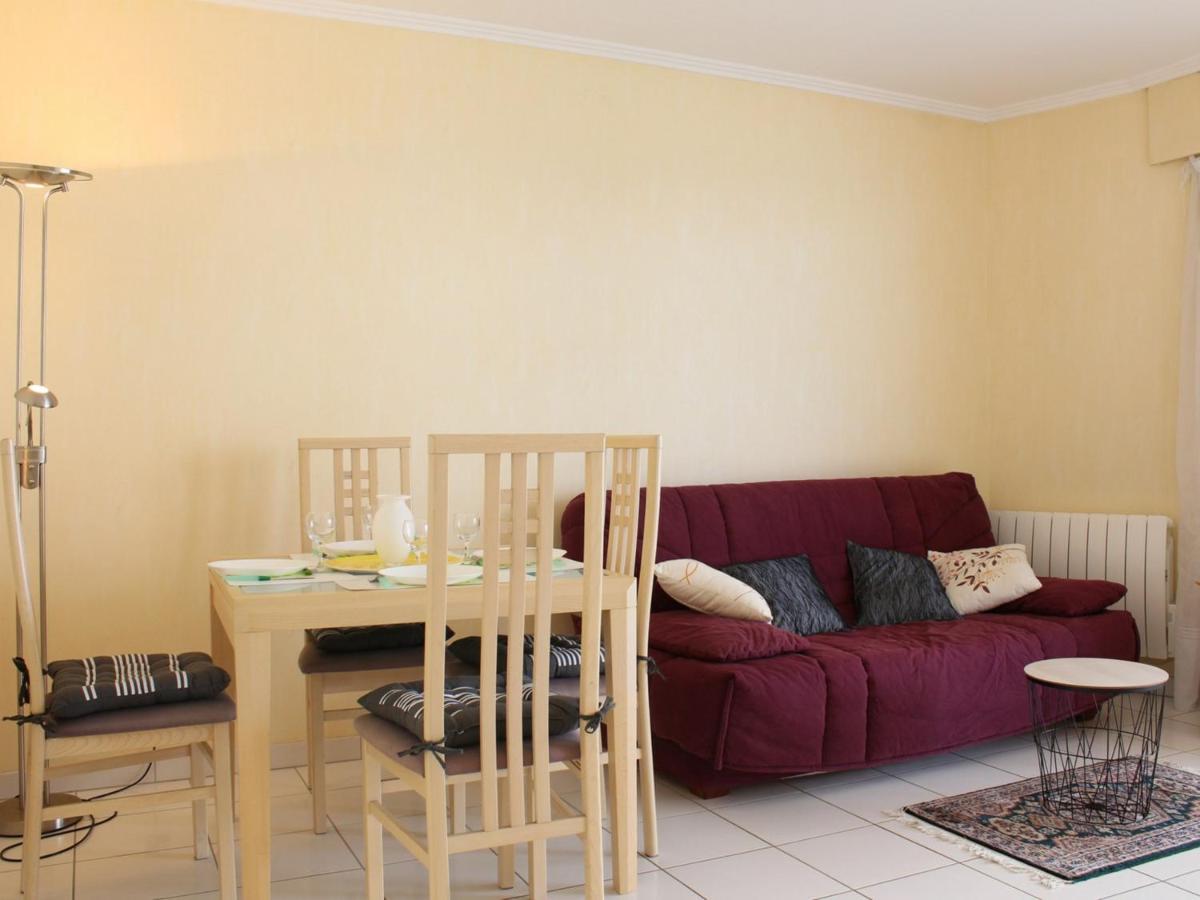 Apartament T2 Avec Parking A 2 Pas De La - - Fr-1-245-141 *